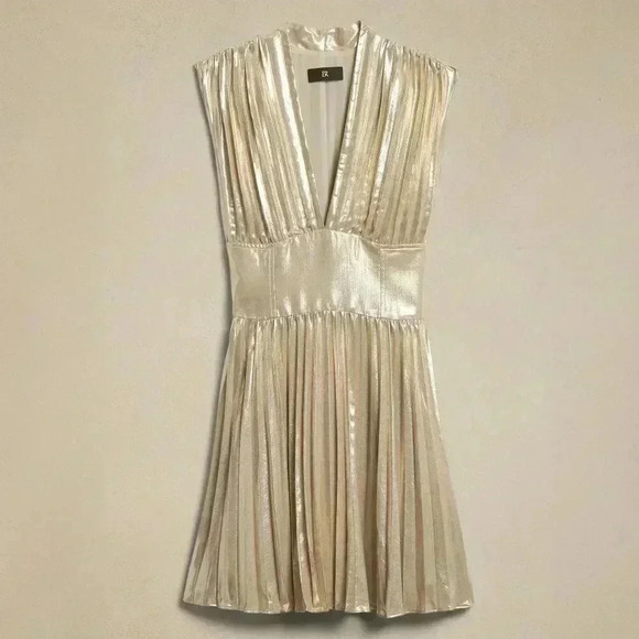 😍 NWT 😍 Banana Republic Sleeveless Pleated Mini Dress, Gold, Size 4 - Picture 10 of 10